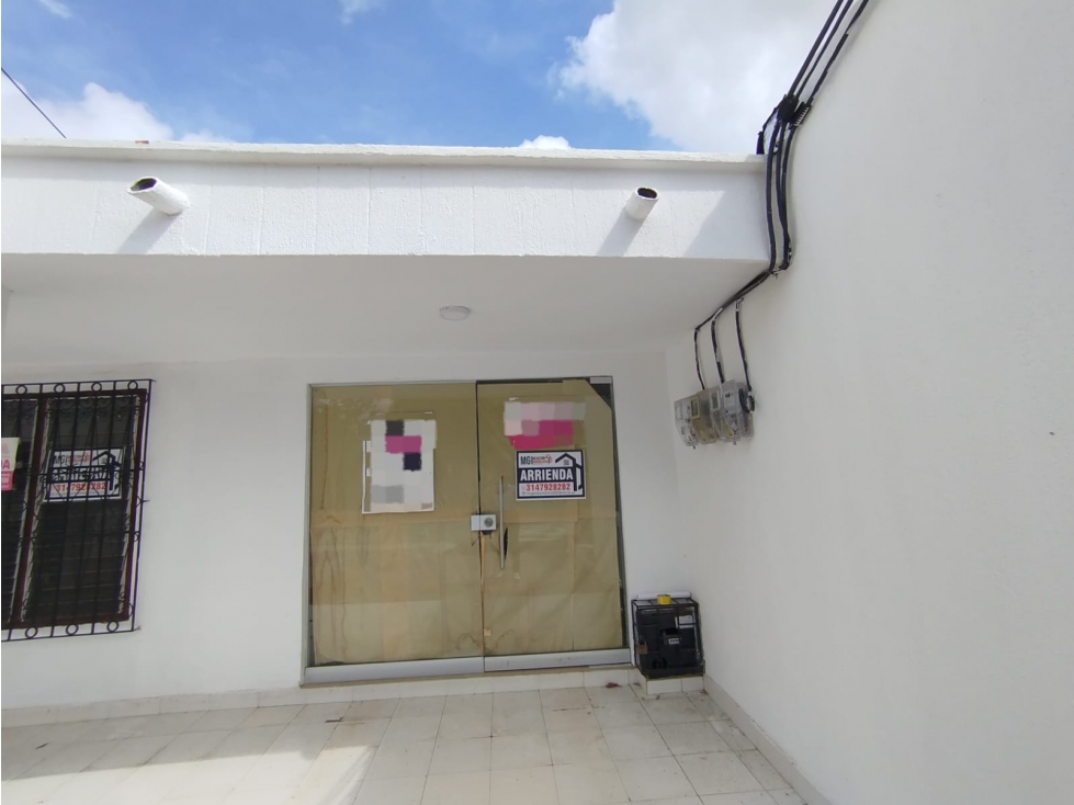 LOCAL COMERCIAL EN ARRIENDO EN EL CENTRO CON VITRINISMO - MONTERIA