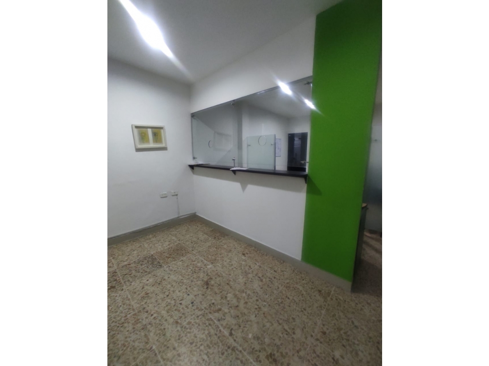 VENDO OFICINA CENTRO - MONTERIA - 5