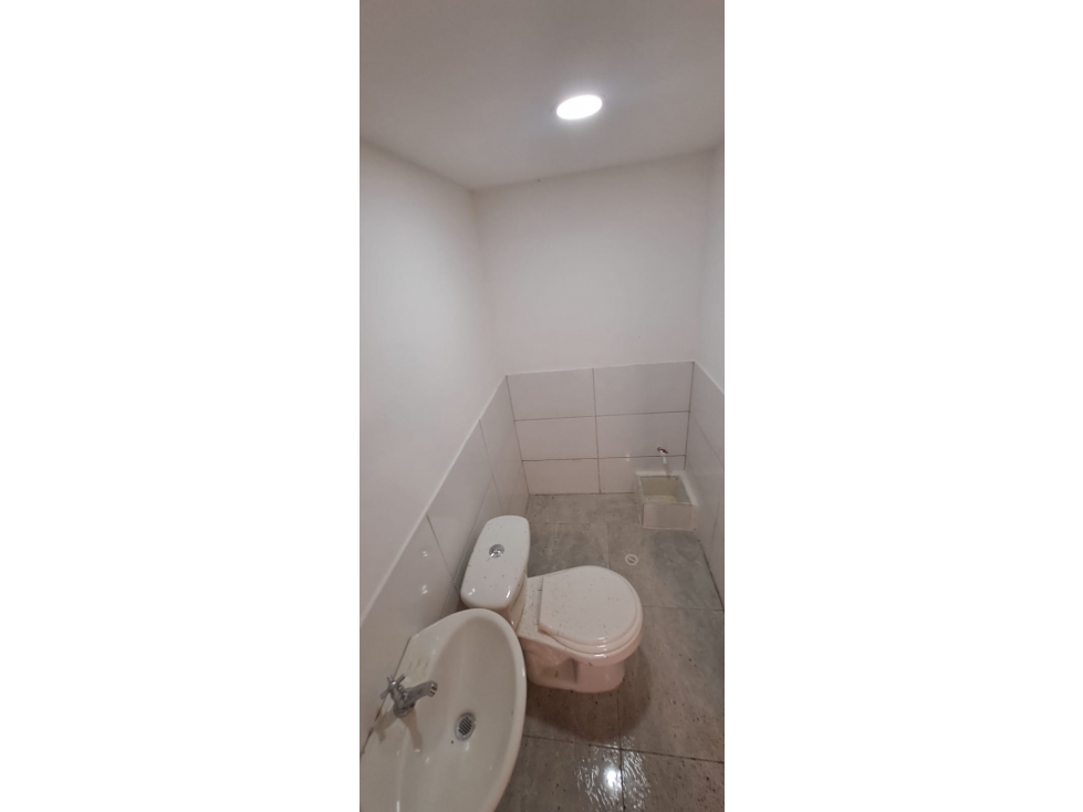 LOCAL EN ARRIENDO ZONA MAS COMERCIAL DEL CENTRO CE LA CIUDAD — foto 6