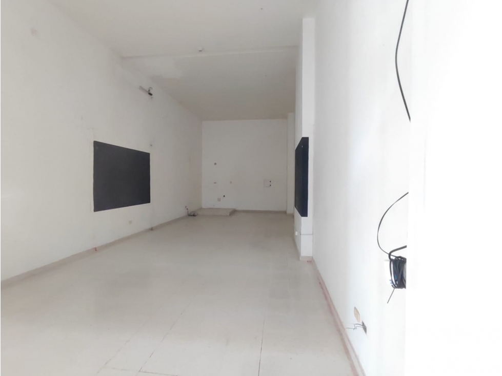 LOCAL EN VENTA EN CENTRO DE NEGOCIOS - MONTERIA - 4