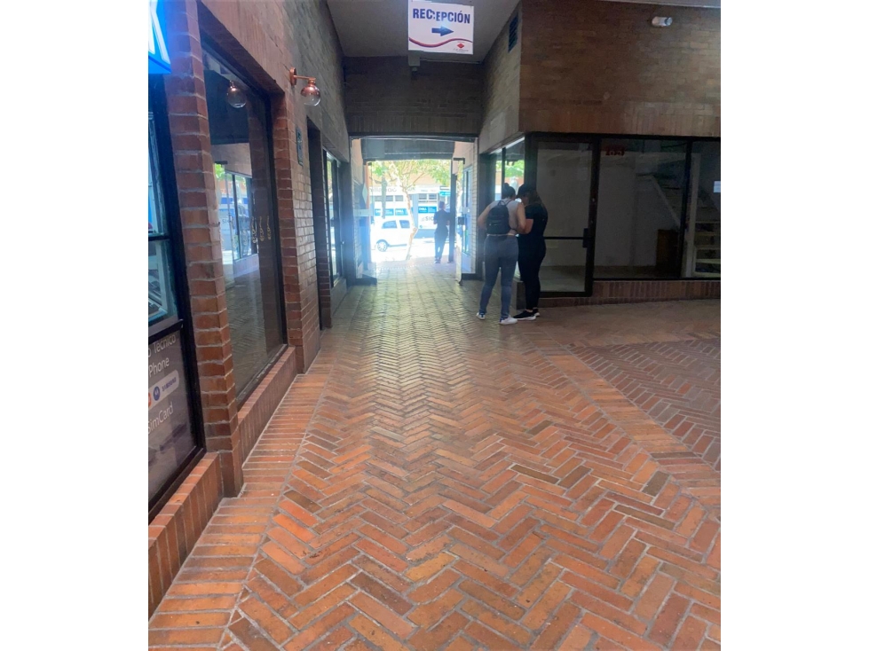 ESPACIO DISPONIBLE PARA ARRIENDO EN COMERCIAL DEL POBLADO-MEDELLÍN — foto 6