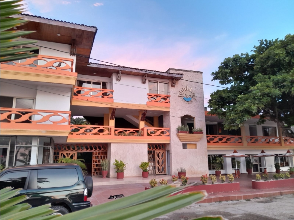 HOTEL EN VENTA A ORILLA DE PLAYA SANTIAGO DE TOLU - SUCRE - 1