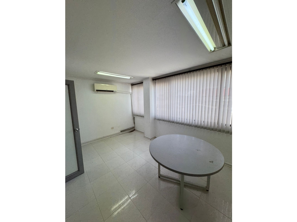 OFICINA EN EL CENTRO DE MONTERIA DISPONIBLE EN ARRIENDO - 6