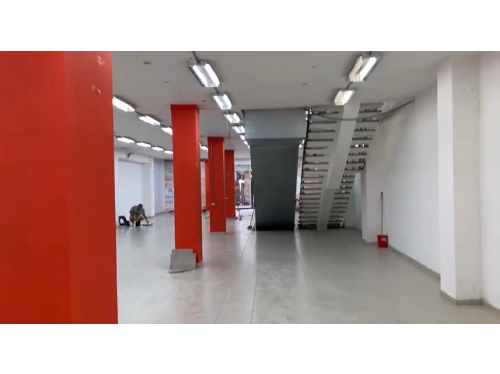 EDIFICIO EN VENTA EN EL CENTRO PARA USO COMERCIAL - MONTERIA - 2