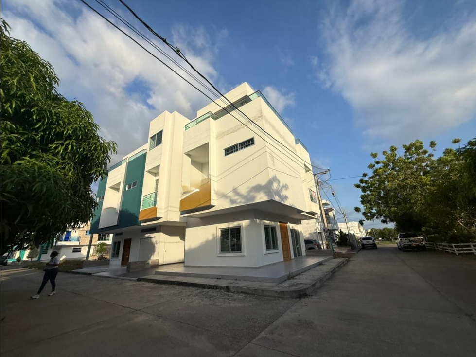 CASA EN VENTA DE TRES PISOS PARA ESTRENAR EN VILLANOVA - MONTERIA — foto 2