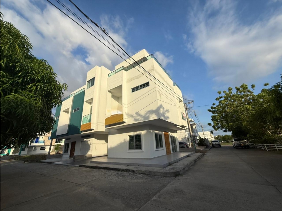 CASA EN VENTA DE TRES PISOS PARA ESTRENAR EN VILLANOVA - MONTERIA — foto 3