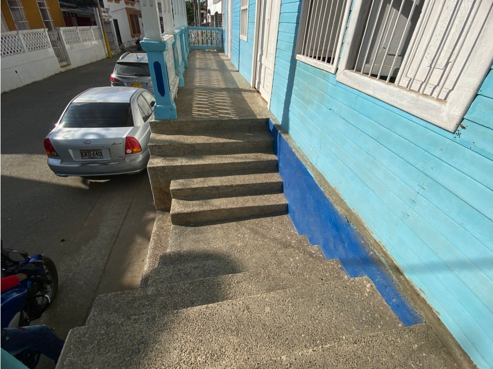 LOCAL COMERCIAL PARA ARRIENDO EN LORICA - 2