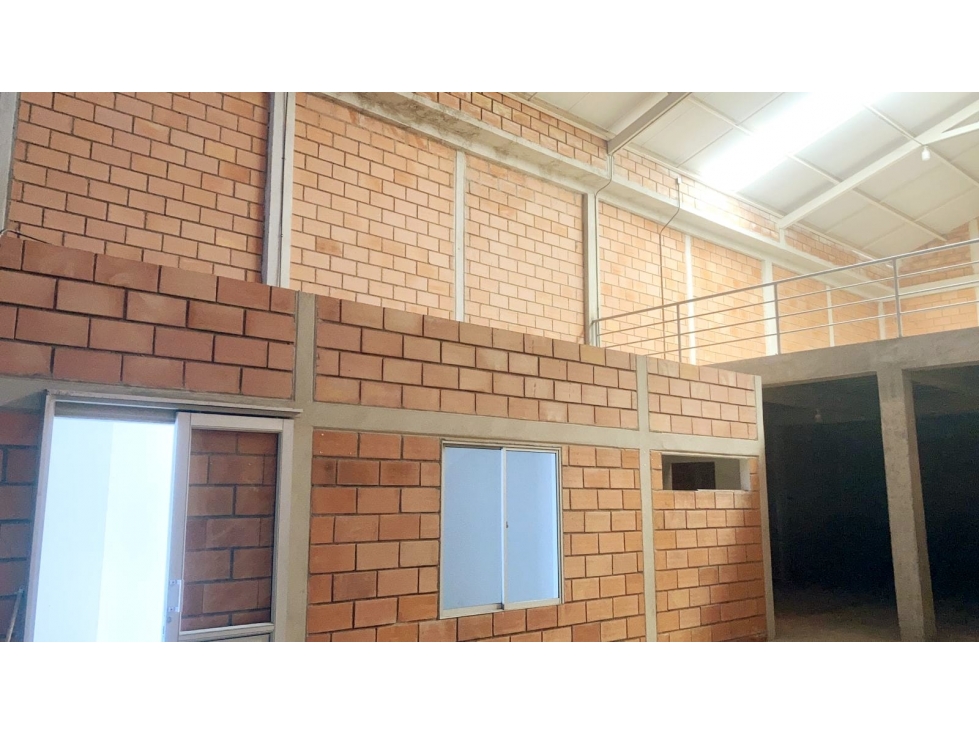 BODEGA EN ARRIENDO DE 245M2 EN CENTRO LOGISTICO - MONTERIA - 2