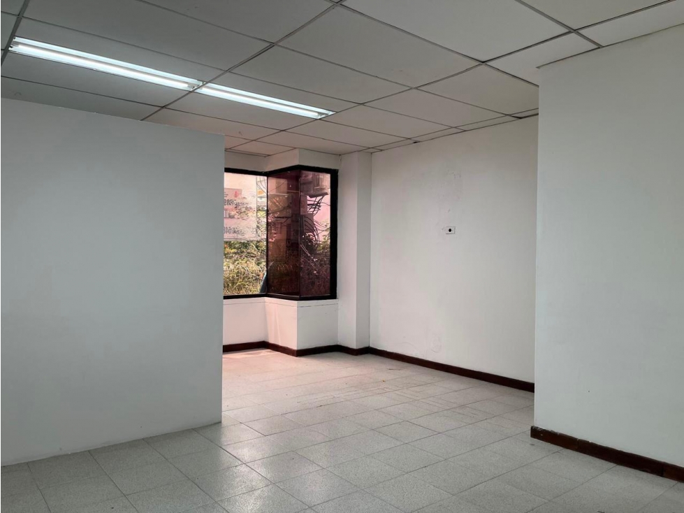 OFICINA EN EL CENTRO PARA OPORTUNIDAD DE NEGOCIO - 5