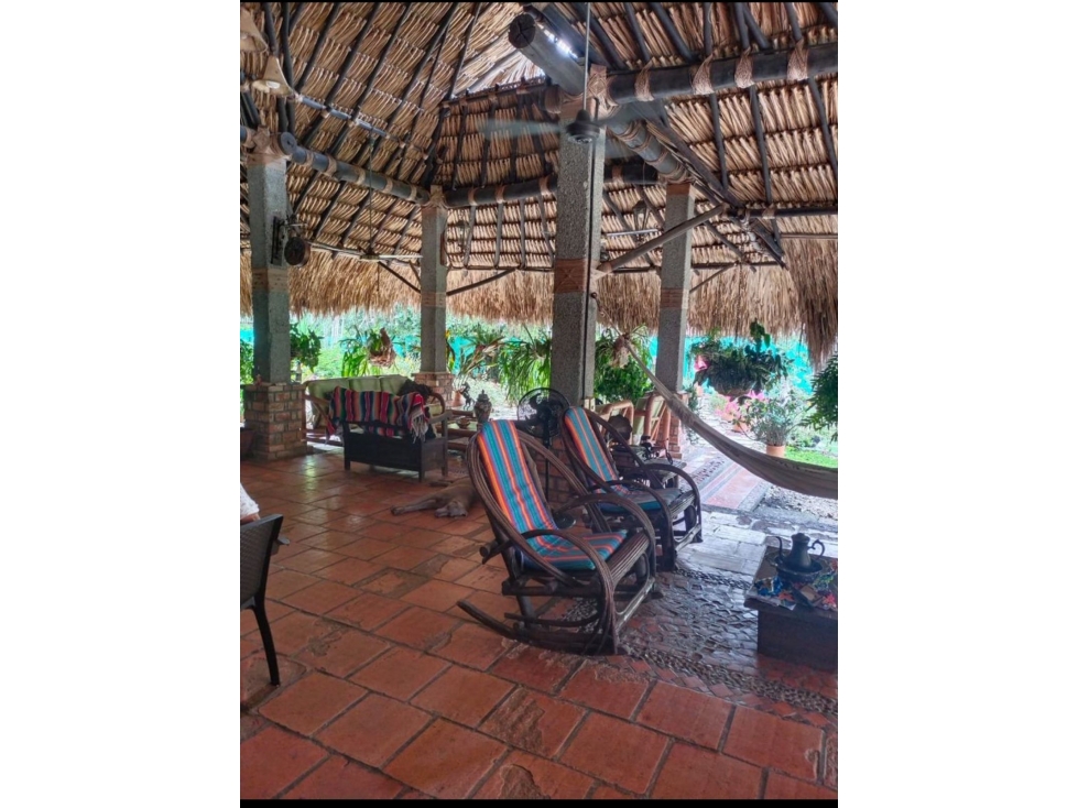 EN VENTA CASA CAMPESTRE - VIA GARZONES