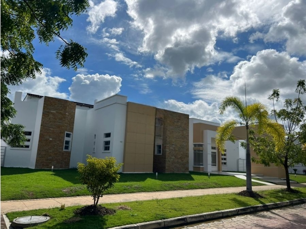 ESPECTACULAR CASA EN CONJUNTO CAMPRESTRE DE MONTERIA- VENTA