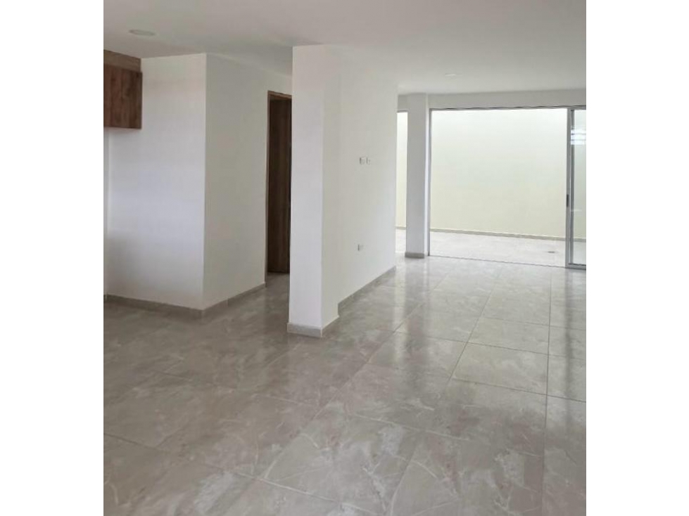CASA EN VENTA DE DOS PISOS EN LA MARGEN IZQUIERDA DE MONTERIA — foto 5