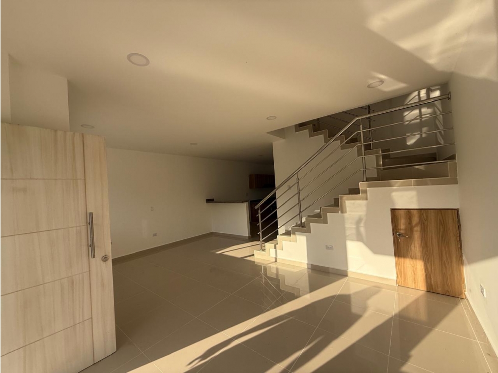 CASA DE DOS PISOS PARA ESTRENAR A LA VENTA MARGEN IZQUIERDA - MONTERIA — foto 2
