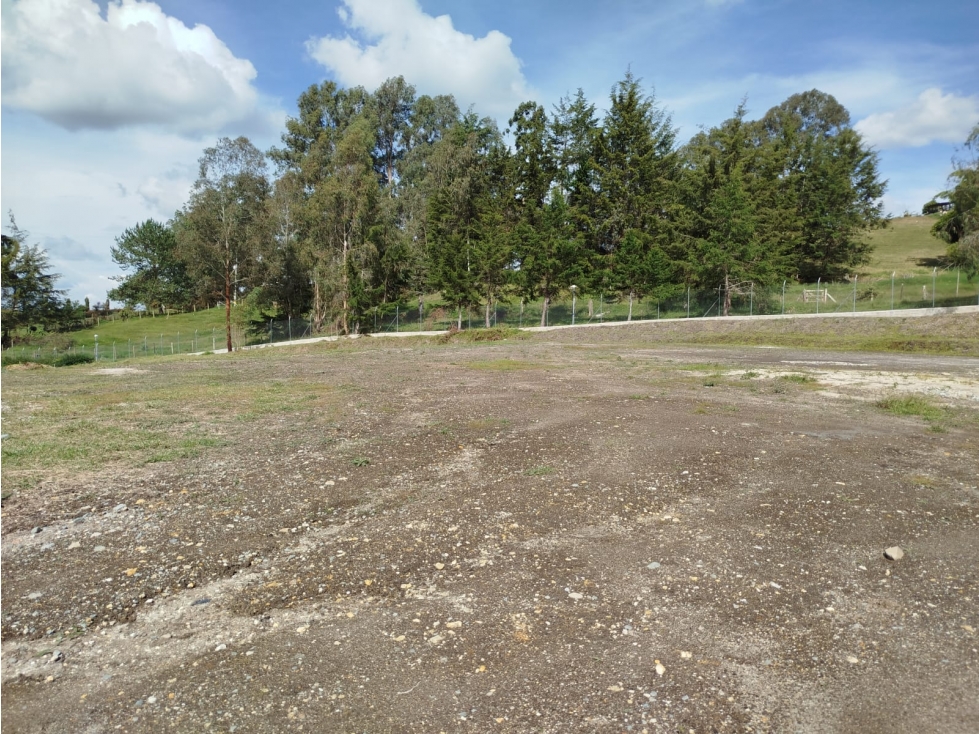 Venta Lote El Retiro Fizebad en Prestigiosa Unidad