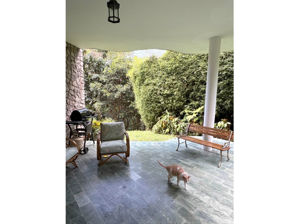 Venta Casa El Poblado sector La Calera excelente ubicación