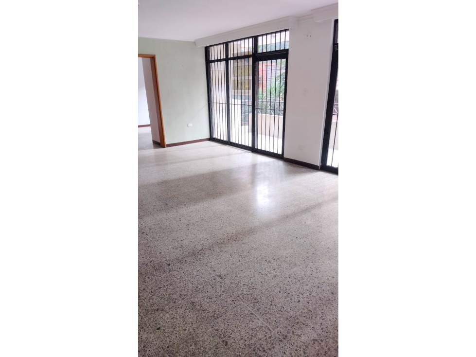 Venta Casa Laureles Segundo Piso cercana a Santa Teresita y UPB — foto 3