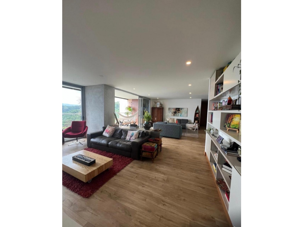 Venta Apartamento PREMIUM Altos del Poblado | Vista Abierta a Ciudad — foto 2