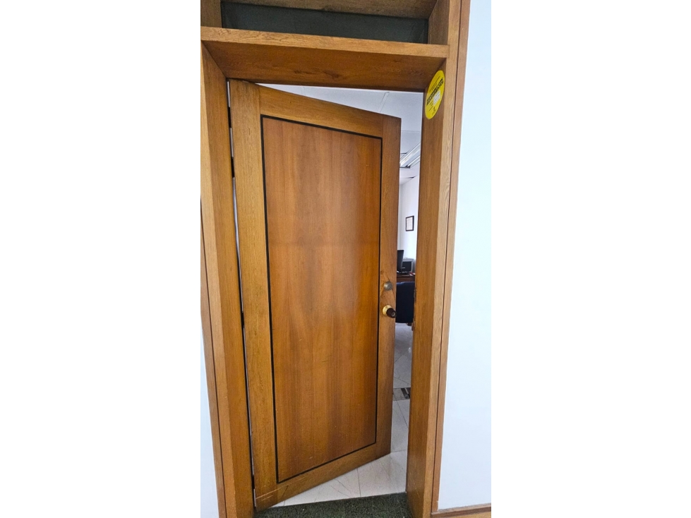 Venta Consultorio El Poblado ED. PLAZA FARMACOL Cerca a Oviedo — foto 3