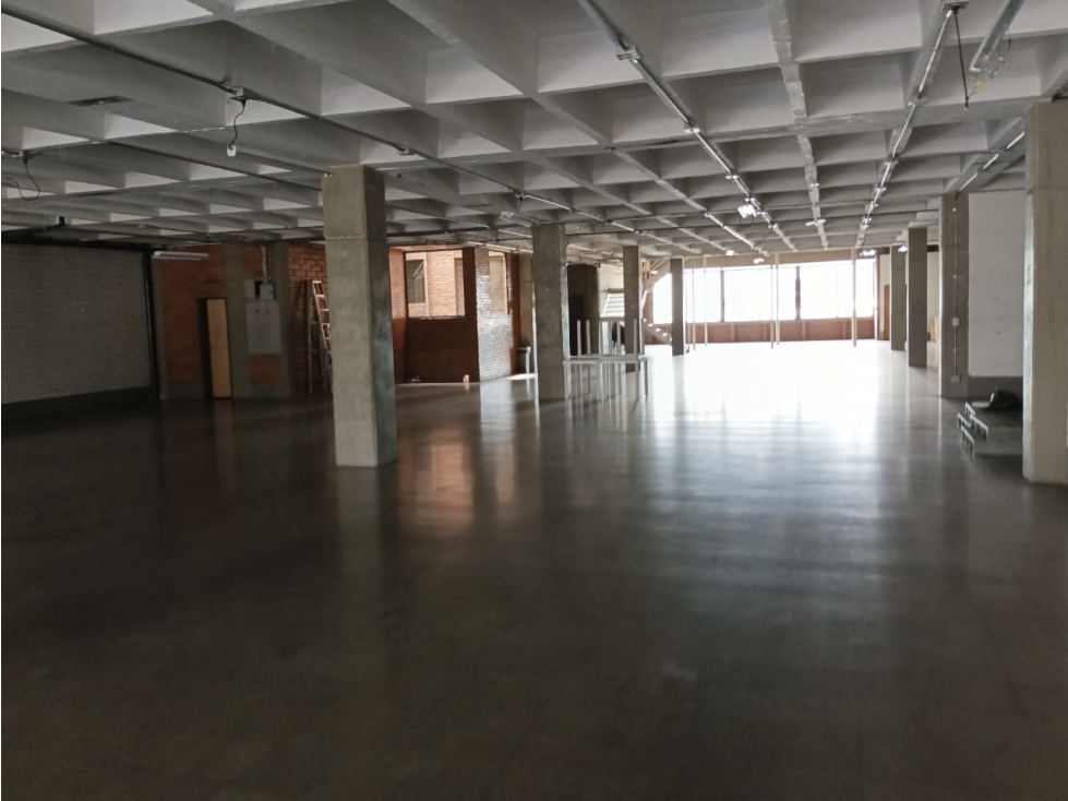 Arriendo Local Guayabal cerca Aeropuerto alto flujo corporativo — foto 5