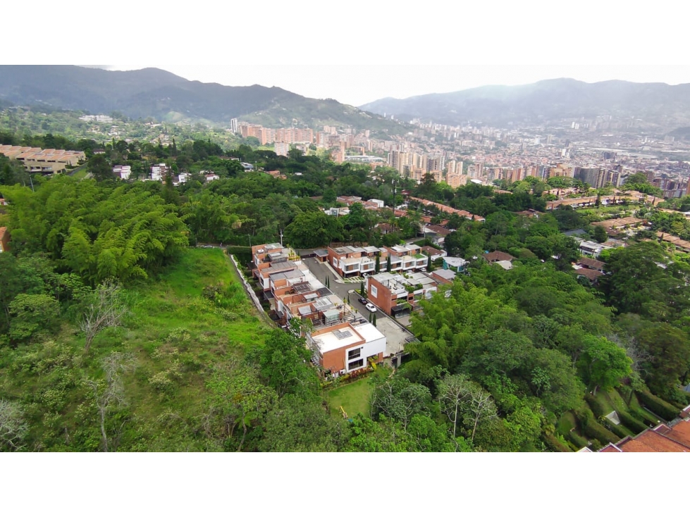 Venta Lote 6000 m2 uso mixto Envigado cerca Terracina