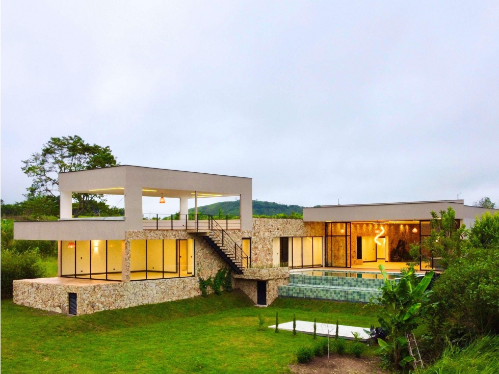 Venta Casa Moderna ESTRENAR en Cerritos Pereira con Piscina y Domótica — foto 2
