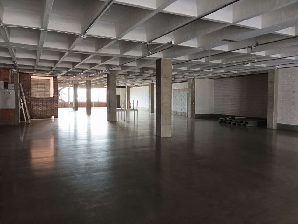 Arriendo Local Guayabal cerca Aeropuerto alto flujo corporativo — foto 4