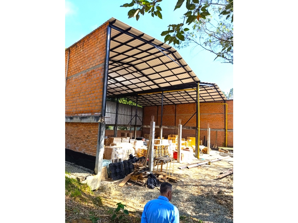 Venta Lote con Bodegas en Rionegro Retorno 12 autop Medellín-Bogotá — foto 5