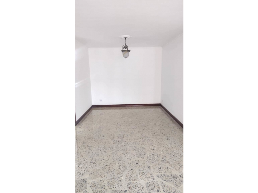 Venta Apartamento Laureles con ubicación estratégica REFORMADO — foto 5