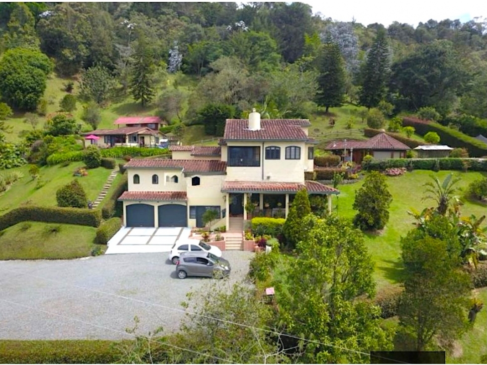 Venta Finca La Ceja Via a San Antonio Parcelación El Yarumo 2 Casas