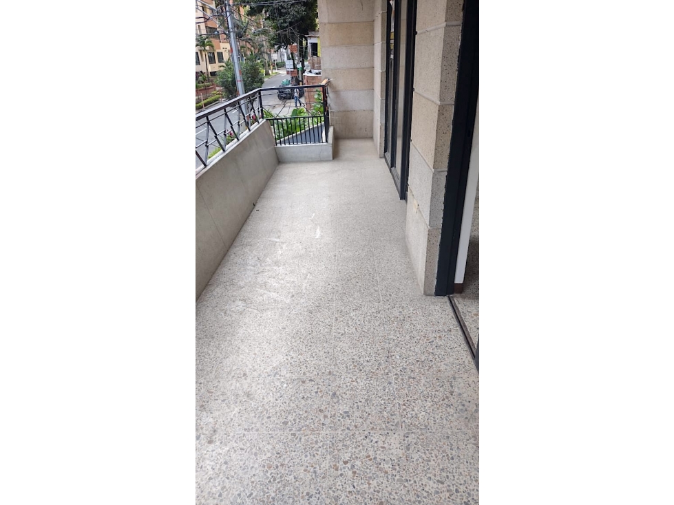 Venta Casa Laureles Segundo Piso cercana a Santa Teresita y UPB — foto 2