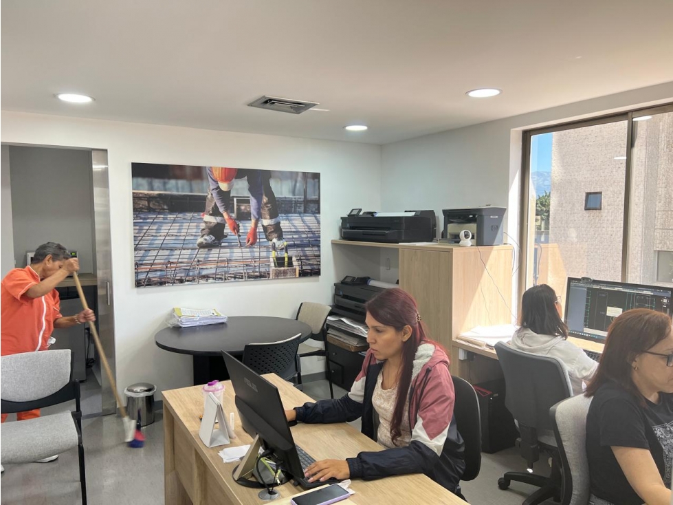 Venta Oficina Avenida el Poblado cerca al Campestre - 2
