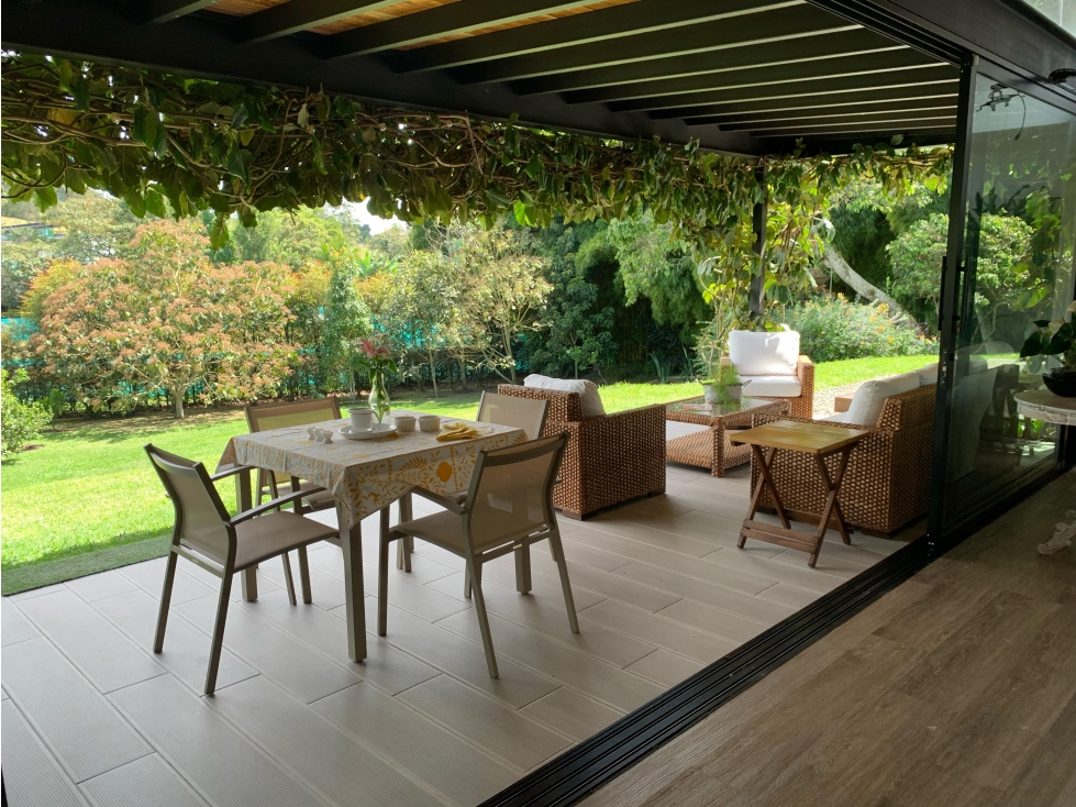 Venta Casa Toscana en Llanogrande | Vista, Jacuzzi y Diseño Único — foto 2