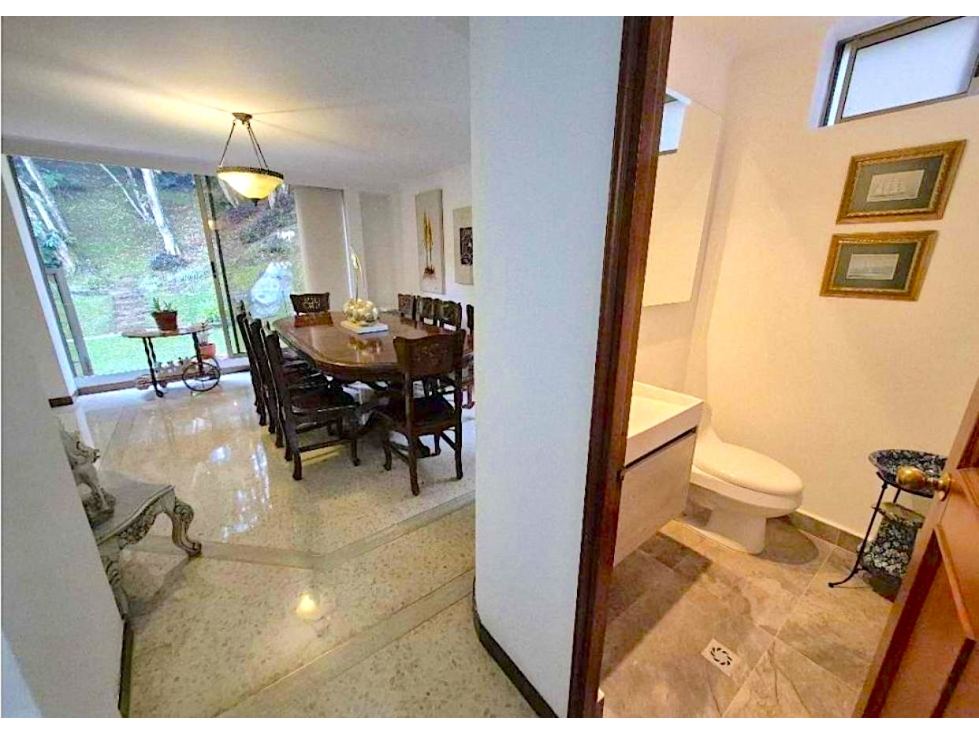 Venta casa en El Poblado Los Balsos Remodelada y con zona verde — foto 4