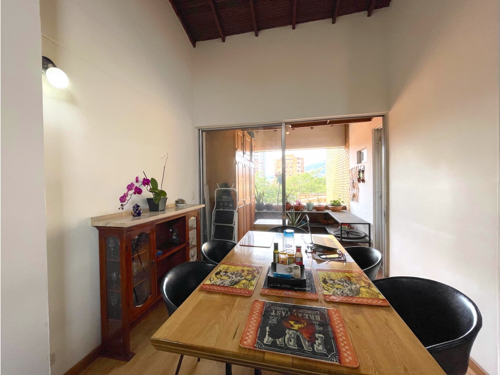 VENTA Apartamento Laureles Segundo Parque ¡ÚLTIMO piso con mezzanine! — foto 6