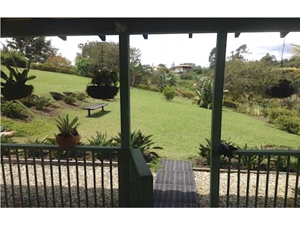 Venta Finca 10400m2 POT 3 casas Campo Alegre Marinilla cerca ALUNA