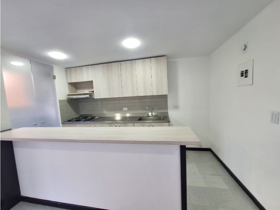 Venta Apartamento Loma San Julian 90m2 a una cuadra de Avenida Poblado — foto 3