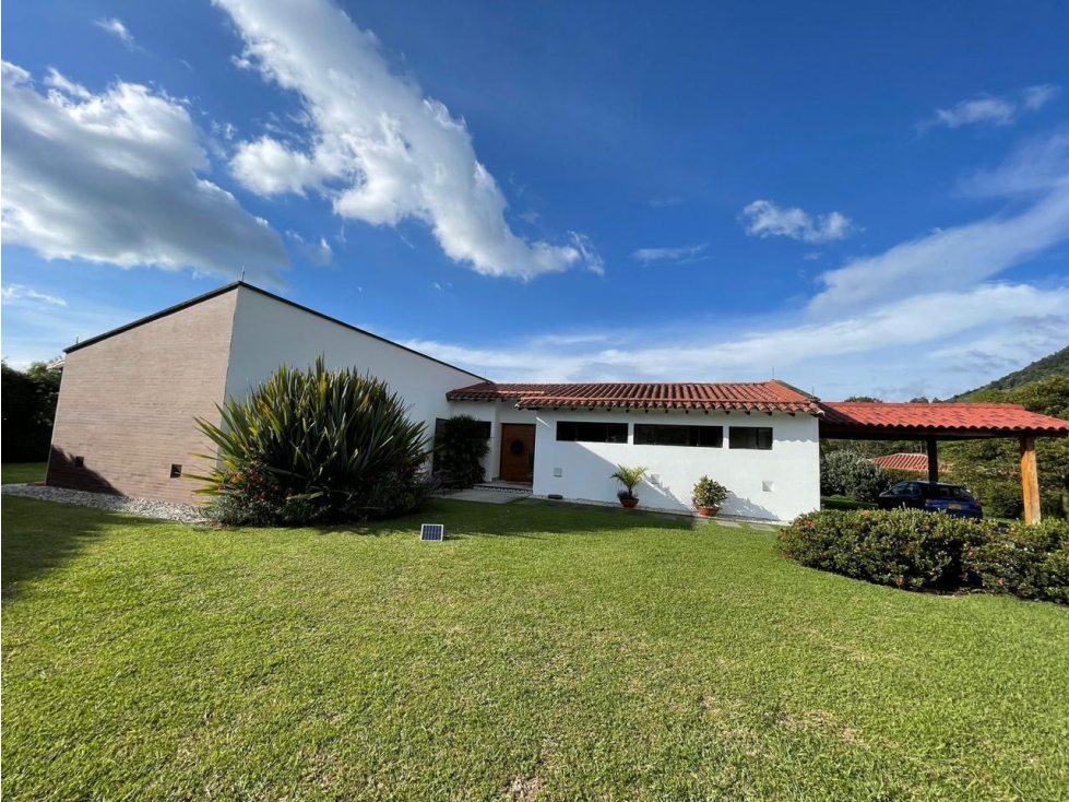 Venta casa La Ceja via San Antonio con piscina. Parcelación Exclusiva — foto 4