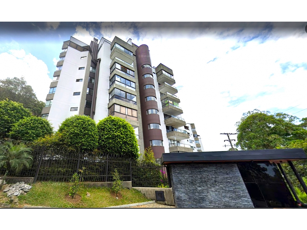 Venta Apartamento 1A El Poblado en Los Balsos con la Superior