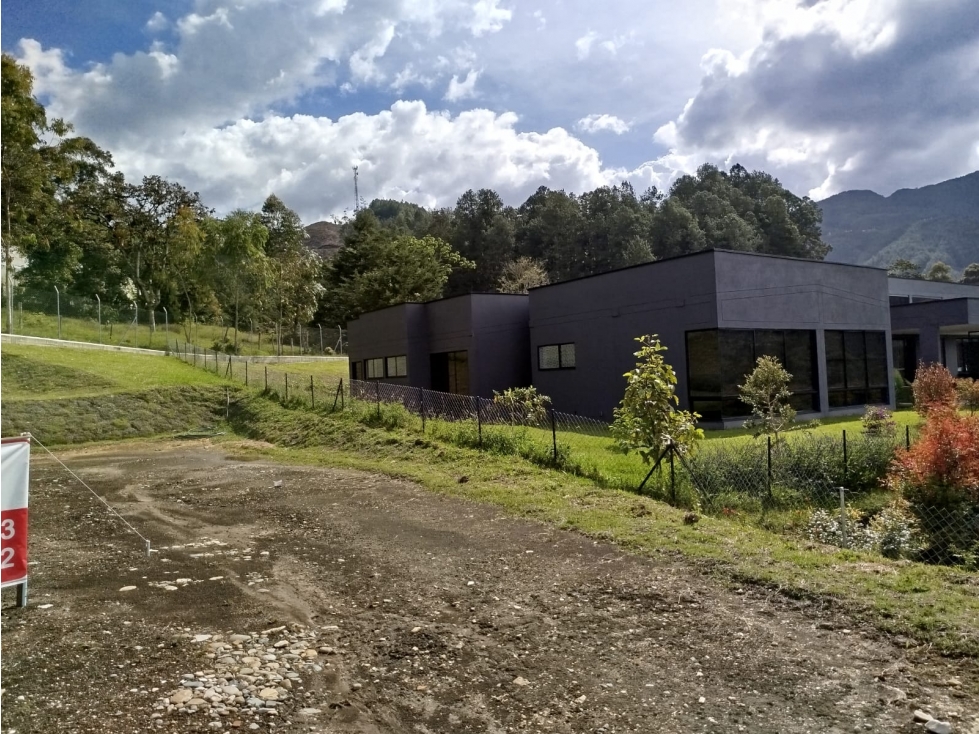 Venta Lote El Retiro Fizebad en Prestigiosa Unidad — foto 2