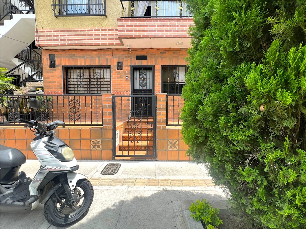 Venta Casa Itagüí Santa María primer piso remodelada — foto 2