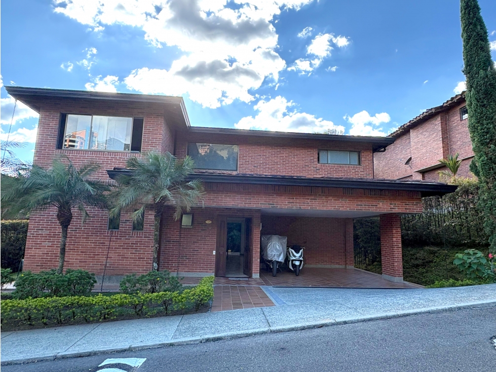 Venta Casa Unidad Cerrada El Poblado Trav. Superior Lote Independiente — foto 2