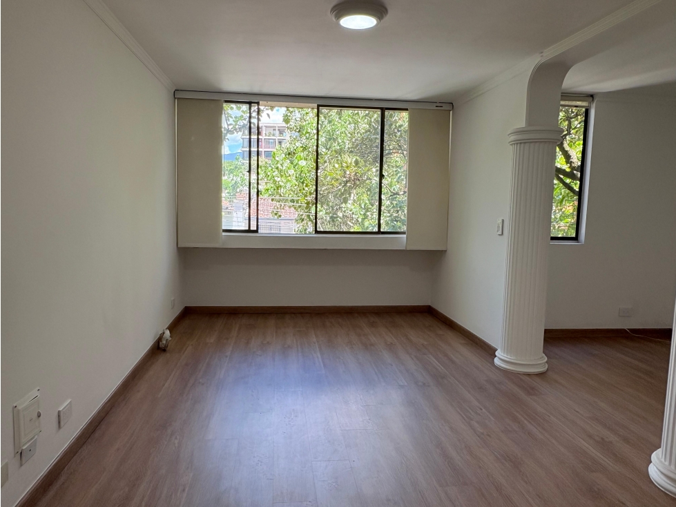 Venta Apartamento Manila cerca Avenida El Poblado en Unidad. REFORMADO — foto 3