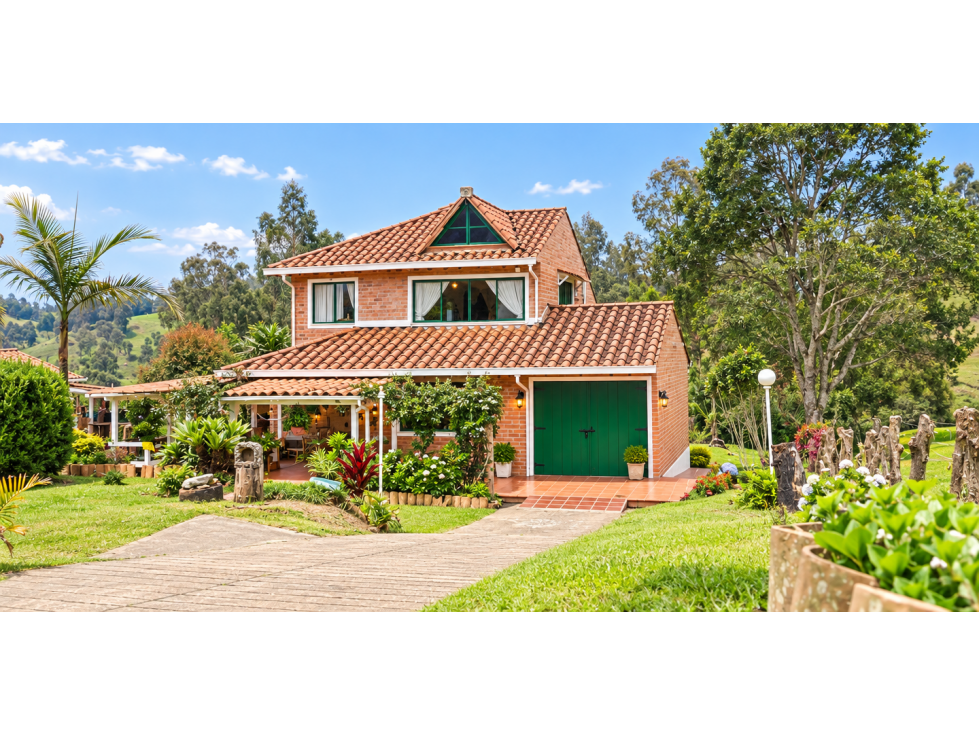 Venta Finca 14300m2 con lago 2 cabañas cerca parque San Pedro Milagros - 2