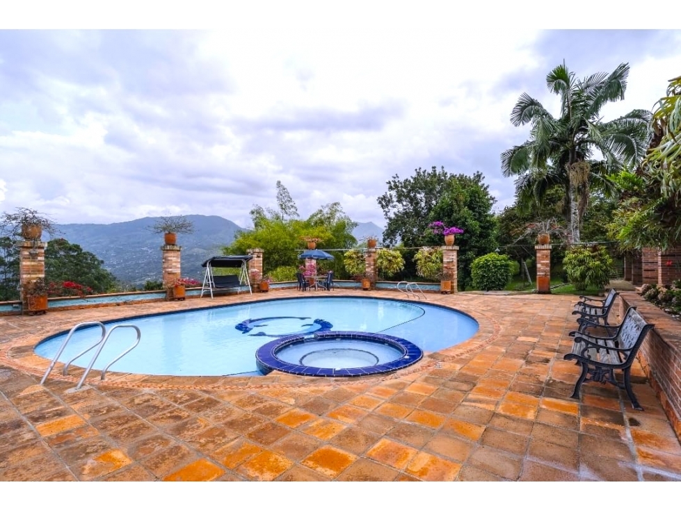 Venta Finca Cocorolló Copacabana 6.000 m2 pesebreras piscina jacuzzi - 4