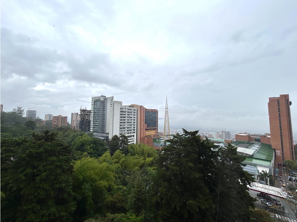 Venta Suite Hotelera de Lujo El Poblado El Tesoro AMOBLADA con Vista — foto 3