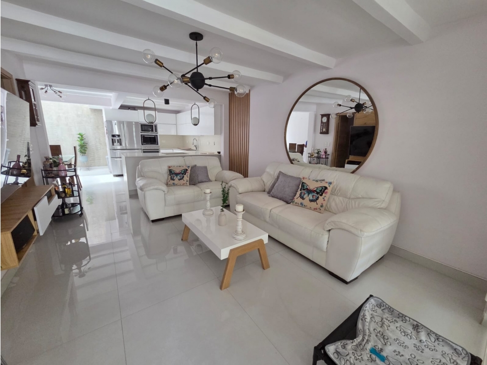 Venta Casa La Mota con acceso directo Arkadia y Clínica DESOCUPADA — foto 2