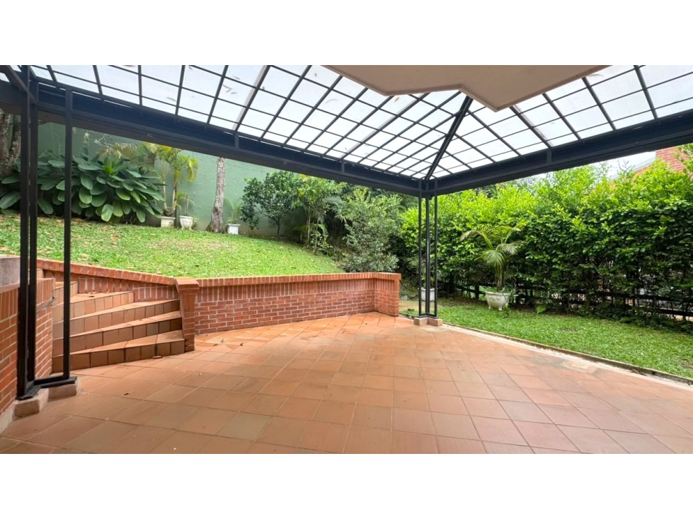 Venta Casa La Concha El Poblado 4 alcobas Desocupado