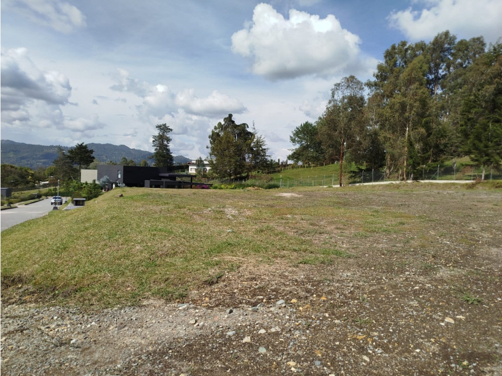 Venta Lote El Retiro Fizebad en Prestigiosa Unidad — foto 3