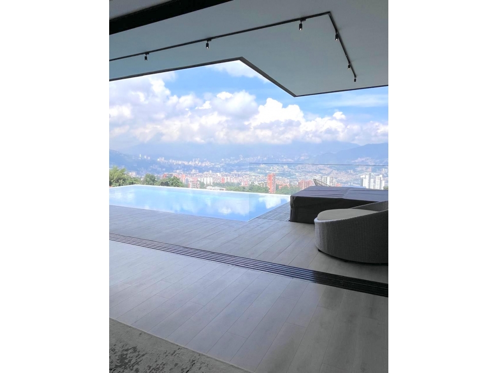 Venta Casa Moderna en El Poblado Balsos parte alta Ambiente Campestre