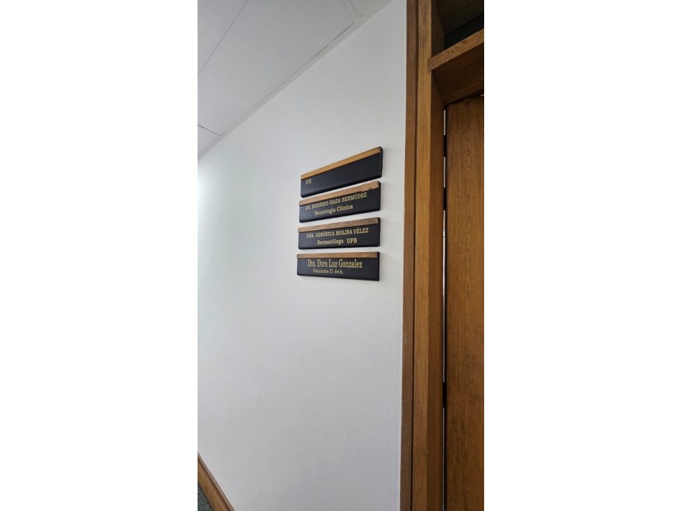 Venta Consultorio El Poblado ED. PLAZA FARMACOL Cerca a Oviedo — foto 2